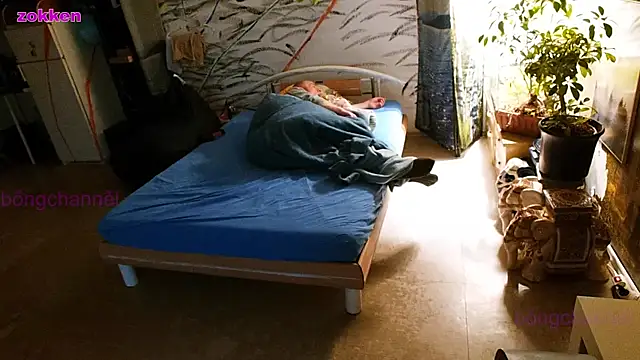 Snapshot of BongChannel chatting on 01.05.25 BongChannel online show from 01.05.25