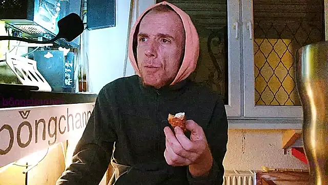 Snapshot of BongChannel chatting on 01.24.25 BongChannel online show from 01.24.25