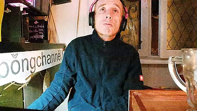 Snapshot of BongChannel chatting on 01.25.25 BongChannel online show from 01.25.25