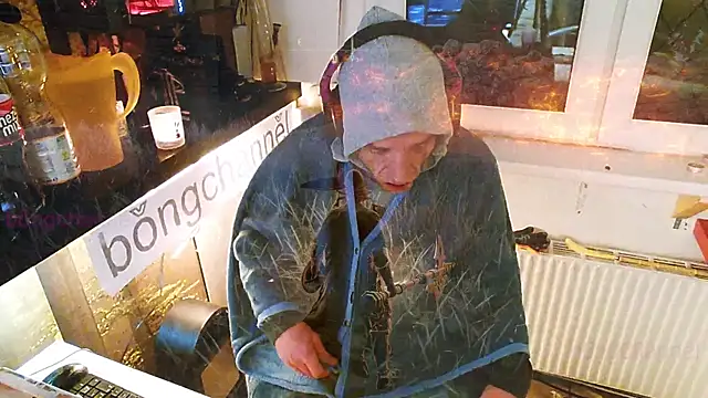 Snapshot of BongChannel chatting on 02.02.25 BongChannel online show from 02.02.25