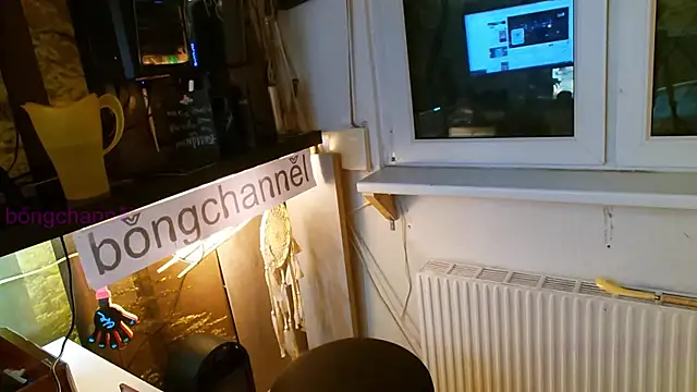 Snapshot of BongChannel chatting on 02.02.25 BongChannel online show from 02.02.25