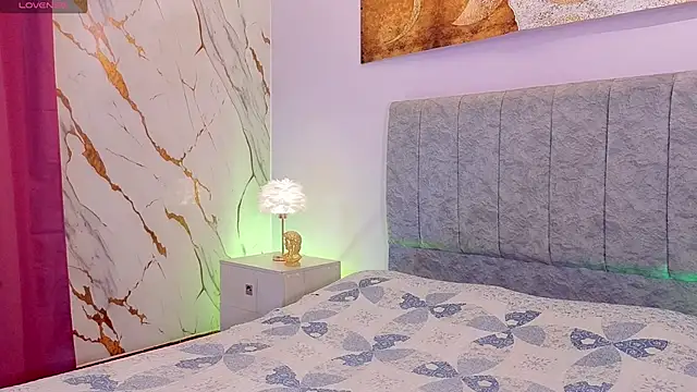 Lana stone  online show from 04.18.26