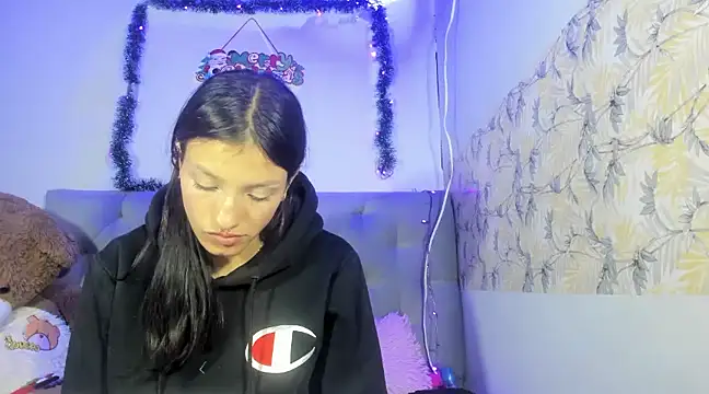 Emma-Wilson online show from 12.12.24