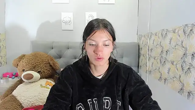 Emma-Wilson online show from 01.08.25