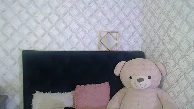 Emma-Wilson online show from 10.06.25