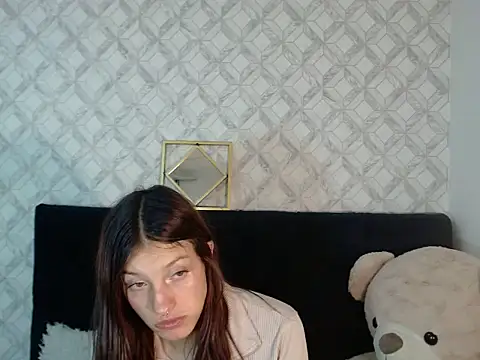 Emma-Wilson online show from 12.05.25