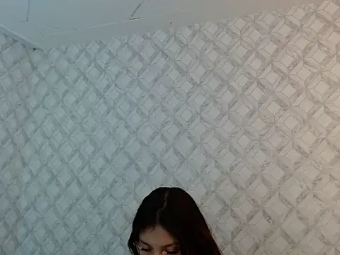 Emma-Wilson online show from 04.10.26