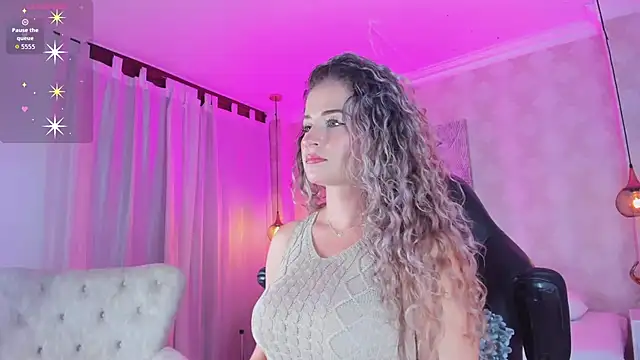 Snapshot of Shantall__ chatting on 10.21.25 Shantall online show from 10.21.25