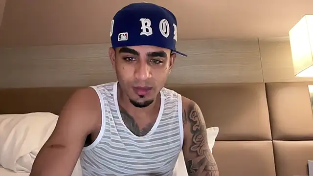 Snapshot of dominic_brandd23 chatting on 10.11.25 dominic brandd23 online show from 10.11.25