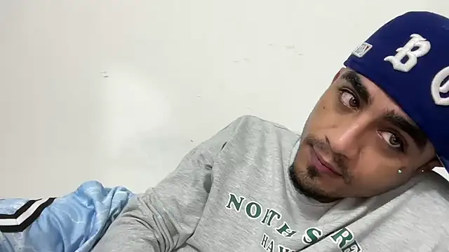 Snapshot of dominic_brandd23 chatting on 10.16.25 dominic brandd23 online show from 10.16.25