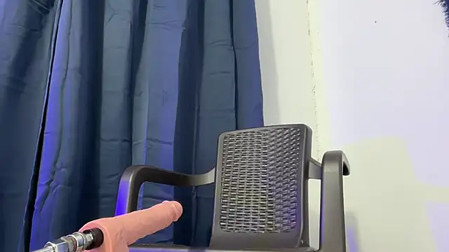 Snapshot of dominic_brandd23 chatting on 10.20.25 dominic brandd23 online show from 10.20.25