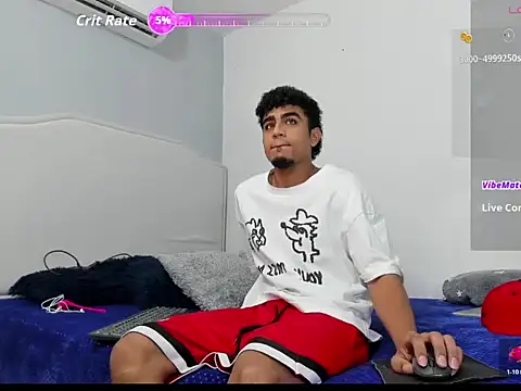 Snapshot of dominic_brandd23 chatting on 11.08.25 dominic brandd23 online show from 11.08.25