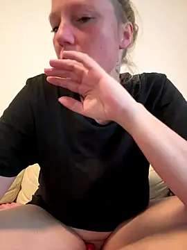 Snapshot of MoniqueLaFee chatting on 09.11.25 MoniqueLaFee online show from 09.11.25