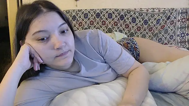 Snapshot of AlisaDevis chatting on 01.25.25 AlisaDevis online show from 01.25.25