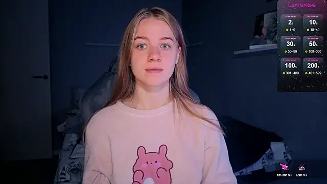 Snapshot of candy_maggie chatting on 09.26.25 candy maggie online show from 09.26.25