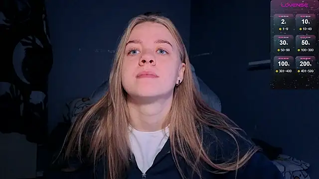 Snapshot of candy_maggie chatting on 09.28.25 candy maggie online show from 09.28.25