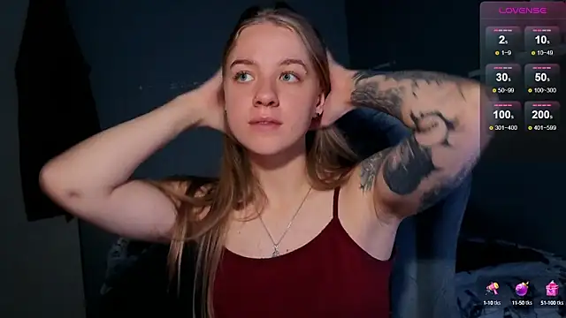 Snapshot of candy_maggie chatting on 10.15.25 candy maggie online show from 10.15.25