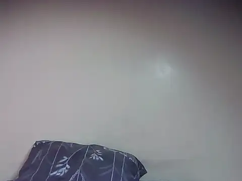 Snapshot of Creamy_candy17 chatting on 11.08.25 Creamy candy17 online show from 11.08.25