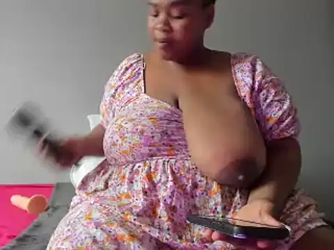 ThickLeeyanaX online show from 12.18.24