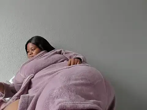 ThickLeeyanaX online show from 01.15.25