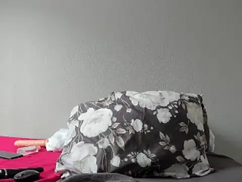 ThickLeeyanaX online show from 01.30.25