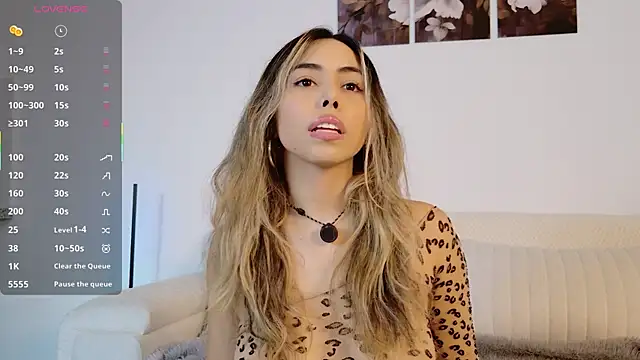 Snapshot of AMELIETARSON chatting on 10.24.25 AMELIETARSON online show from 10.24.25