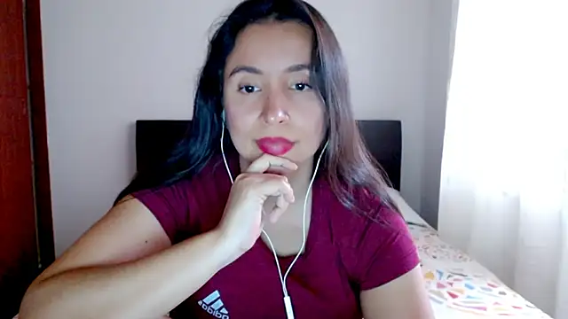 Snapshot of emely_sexx20 chatting on 09.25.25 emely sexx20 online show from 09.25.25