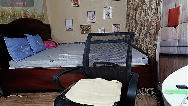 Lanian 99 online show from 10.22.25