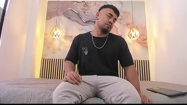 Snapshot of BrianMalonee chatting on 10.17.25 BrianMalonee online show from 10.17.25