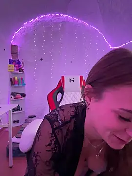 Snapshot of selenaluvv chatting on 12.09.24 selenaluvv online show from 12.09.24