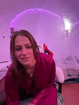 Snapshot of selenaluvv chatting on 12.11.24 selenaluvv online show from 12.11.24