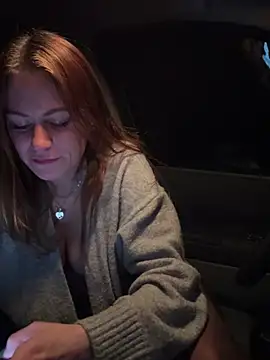 Snapshot of selenaluvv chatting on 02.02.25 selenaluvv online show from 02.02.25