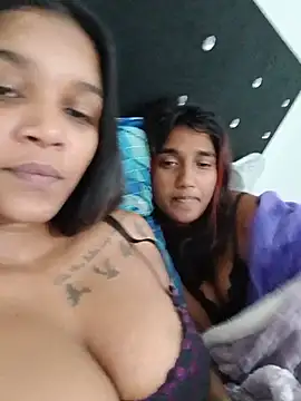 Snapshot of Indianqueen03 chatting on 07.19.26 Indianqueen03 online show from 07.19.26