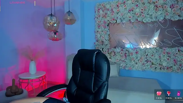 AlessaRomero online show from 12.19.25