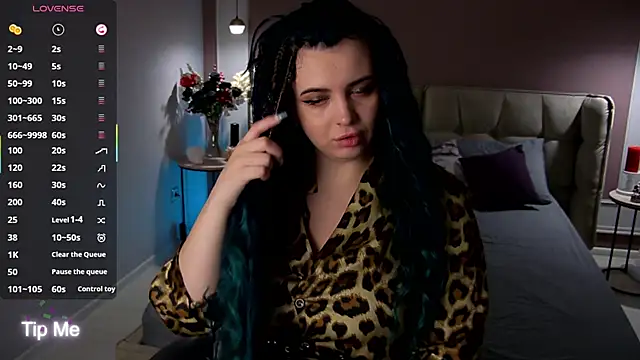 Miss Maya Mils online show from 10.03.25