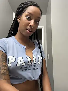 Your Paris online show from 01.25.25