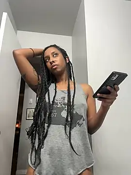 Your Paris online show from 01.28.25