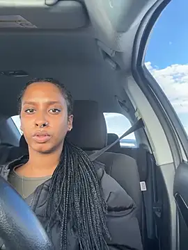 Your Paris online show from 02.22.25