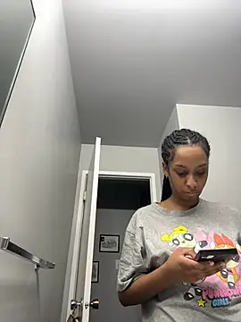 Your Paris online show from 02.26.25