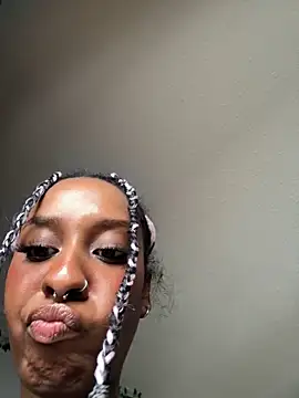 Your Paris online show from 03.15.25