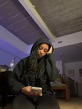 Your Paris online show from 04.08.26