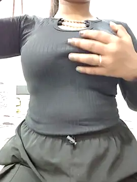 Snapshot of MohiniHott chatting on 09.27.25 MohiniHott online show from 09.27.25