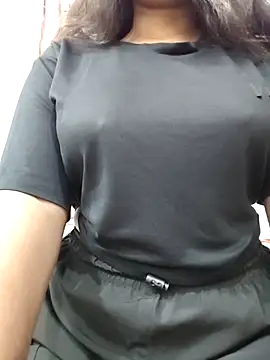 Snapshot of MohiniHott chatting on 10.18.25 MohiniHott online show from 10.18.25