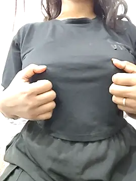 Snapshot of MohiniHott chatting on 10.20.25 MohiniHott online show from 10.20.25