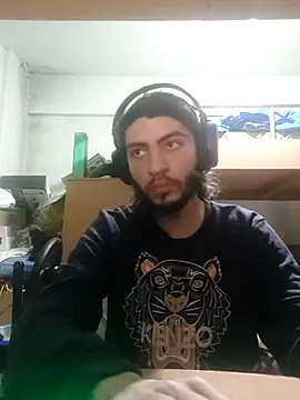 Snapshot of kleineid77 chatting on 02.15.25 kleineid77 online show from 02.15.25