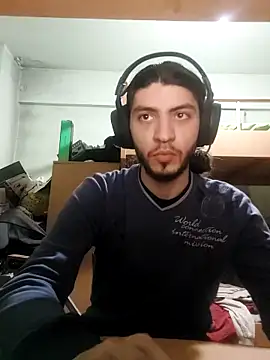 Snapshot of kleineid77 chatting on 03.04.25 kleineid77 online show from 03.04.25