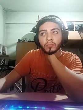 Snapshot of kleineid77 chatting on 10.24.25 kleineid77 online show from 10.24.25