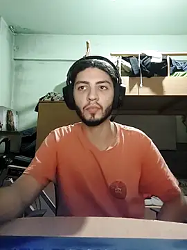 Snapshot of kleineid77 chatting on 11.04.25 kleineid77 online show from 11.04.25