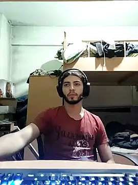 Snapshot of kleineid77 chatting on 11.08.25 kleineid77 online show from 11.08.25