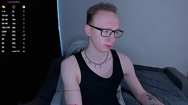 Snapshot of Alex_silents chatting on 04.17.26 Alex silents online show from 04.17.26